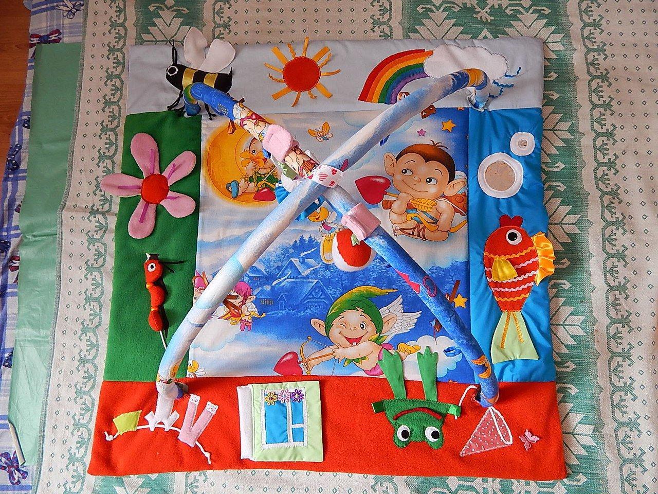 Самодельный коврик с дугами