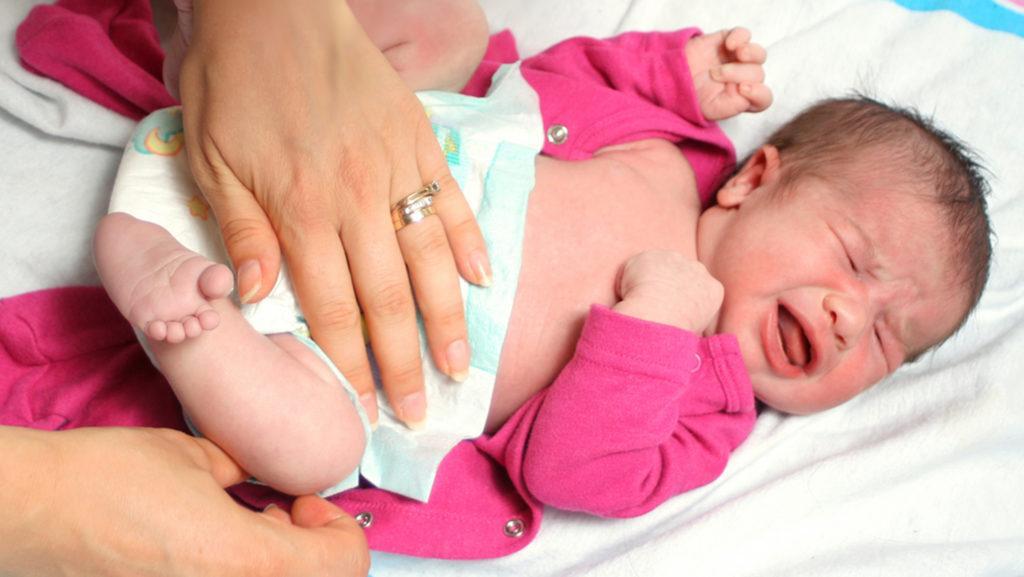 Периодически запор случается практически у каждого грудничка