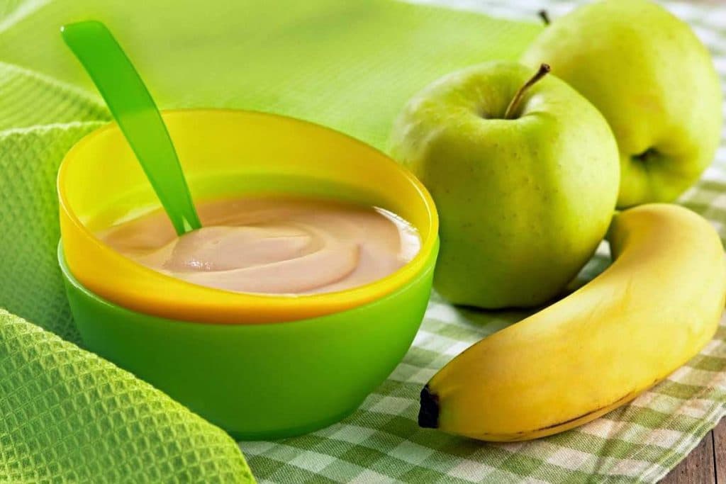 Фрукты, овощи, нежирные молочные продукты и полезные каши – это то, что должно присутствовать в рационе чада ежедневно