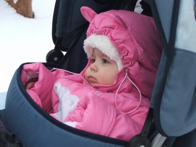 Малыши после вечерней прогулки на свежем воздухе отлично засыпают